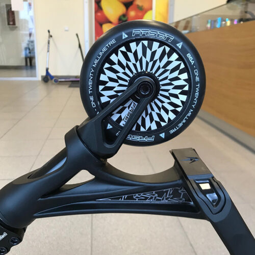 Blunt Fasen Root Custom Tõukeratas Must 25 - Image 5